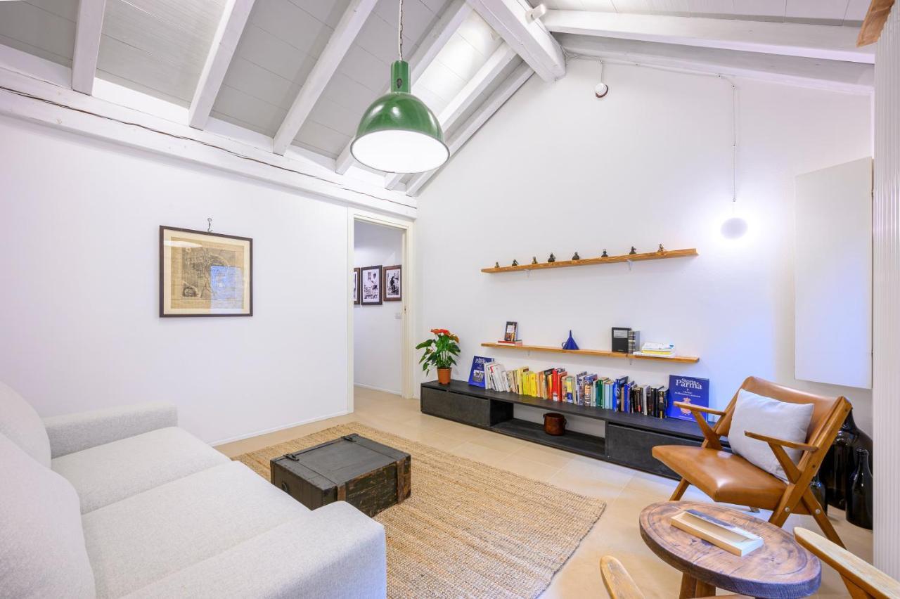 Skylight Duplex In Historic Center Apartment *