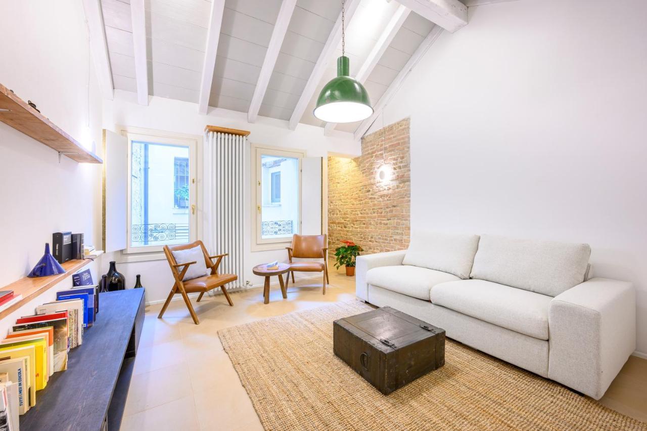 Skylight Duplex In Historic Center Apartment Parma