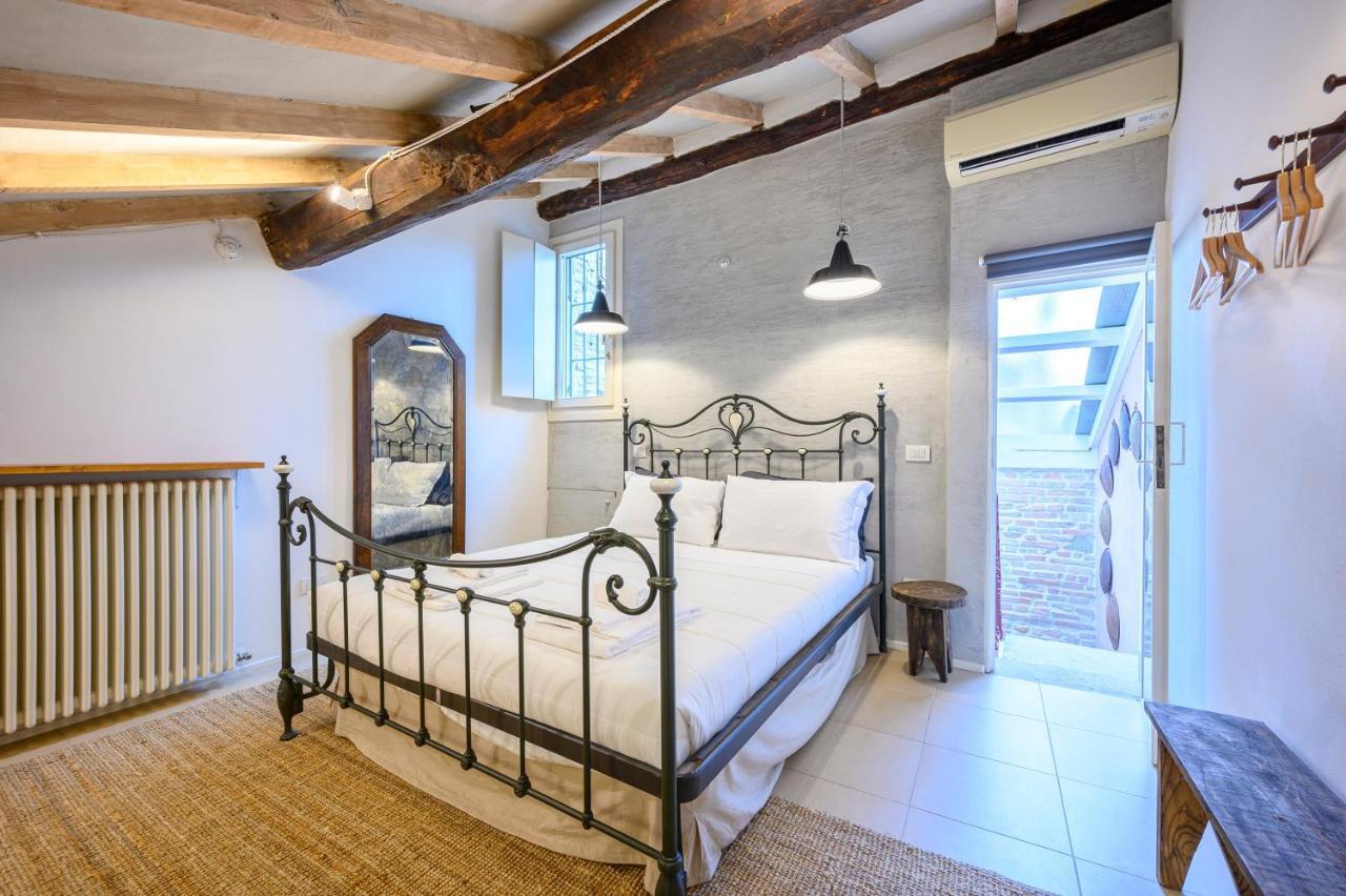 Skylight Duplex In Historic Center